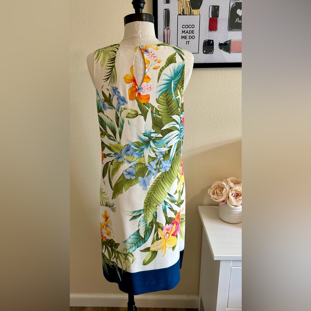 Tommy Bahama Dress Women’s Size S. Ivory with tropical print. - Picture 4 of 13